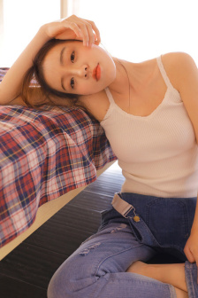 《年轻的母亲》